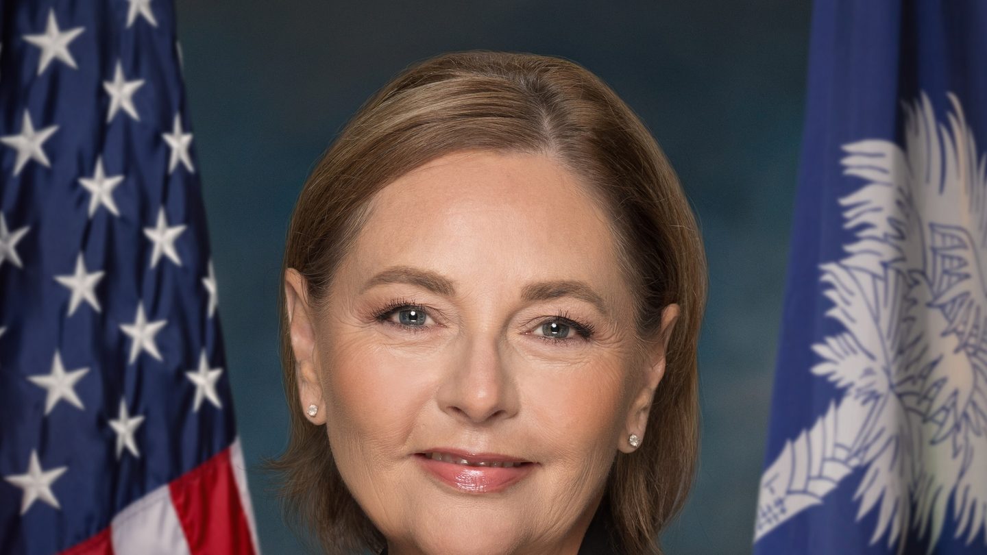 Official portrait of Senator Darline Graham of South Carolina in front of the US flag and the South Carolina state flag